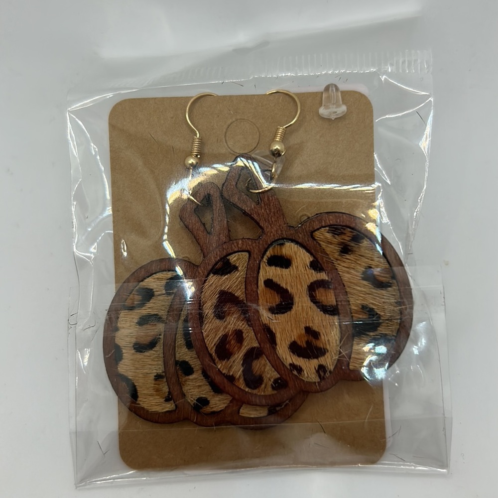 Wooden Fashion Earrings Pumpkin with faux Cheetha fur print